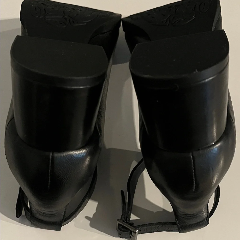 Kork-Ease Classic Black‎ Ankle Strap Heels. Size 8